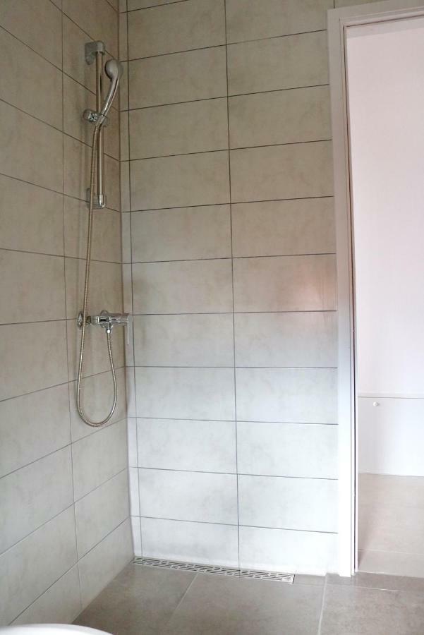 Stars Apartment Горни Карин Екстериор снимка